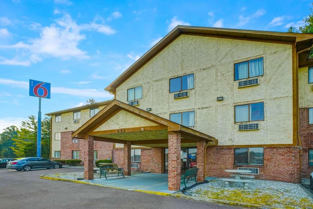 Motel 6 Morehead Bagian luar foto